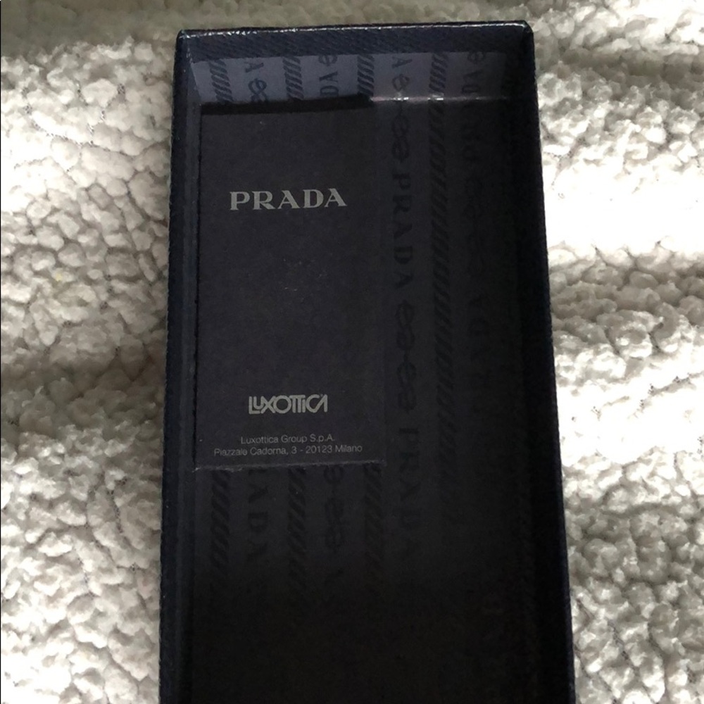 Prada sunglasses Authentic - Picture 7 of 8